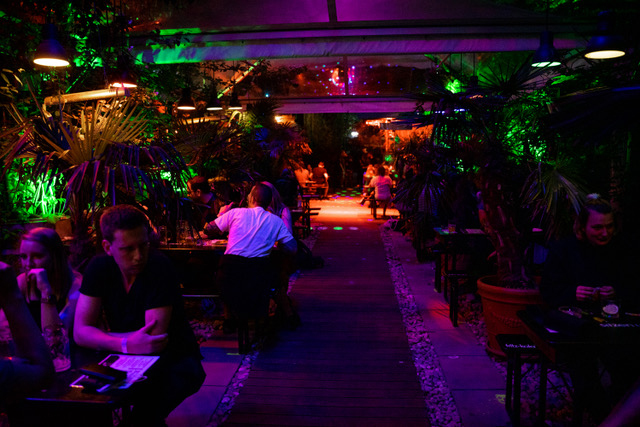 50-Euro-Gutschein für den Backstage Biergarten