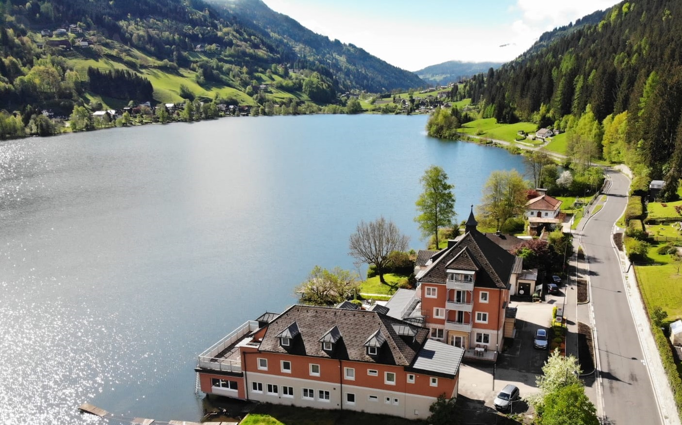 Strandhotel Burgstaller: Urlaub mit Hund direkt am See