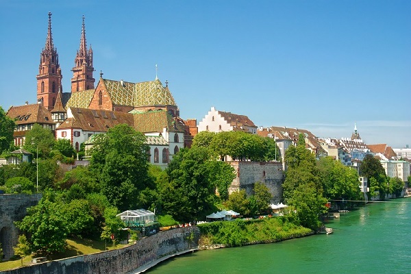 7-tägige Panorama-Bahnreise in Basel und Davos Klosters inklusive Bernina Express