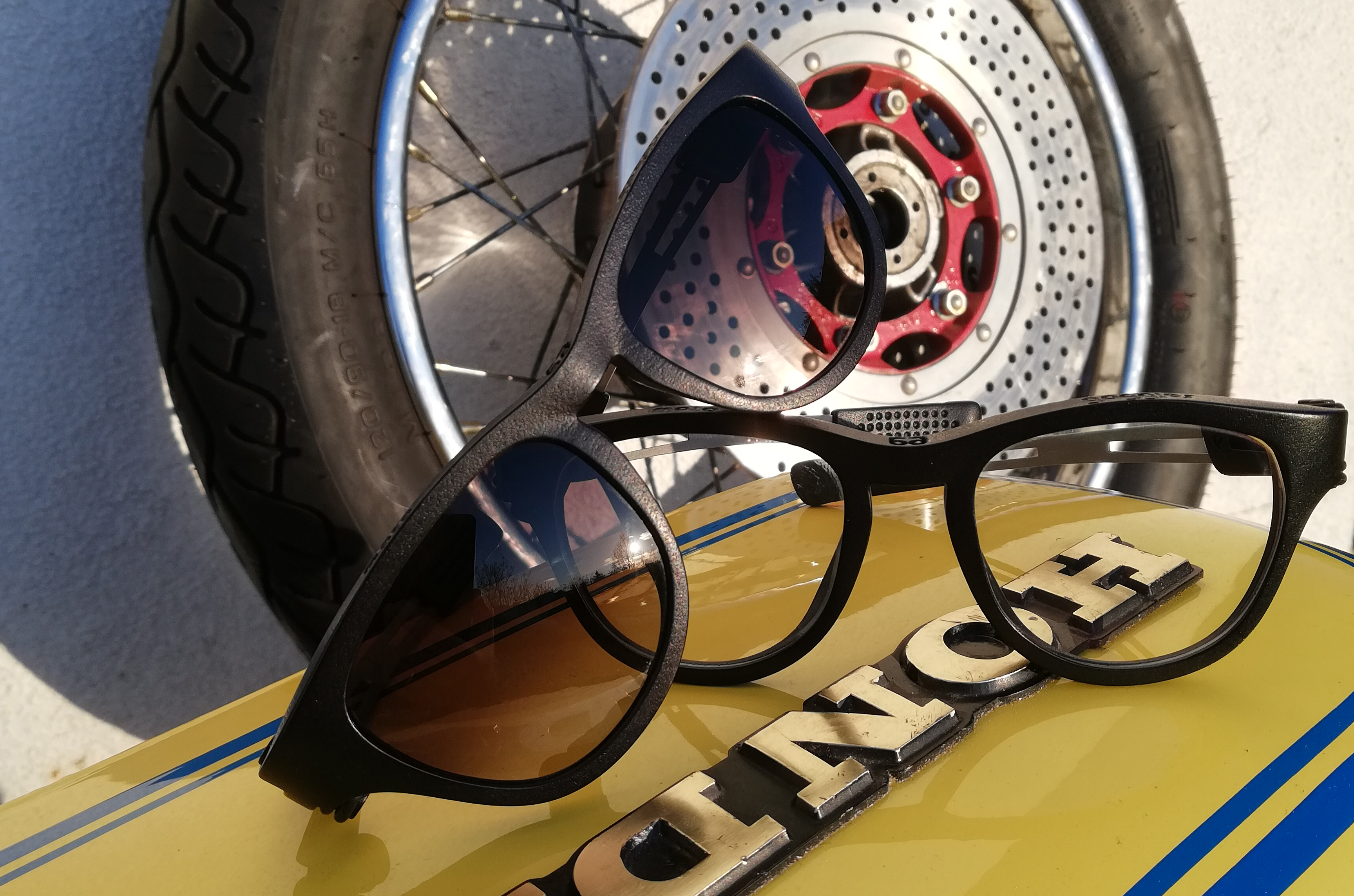 Die motogoggles Sportbrille - nicht nur - für Biker