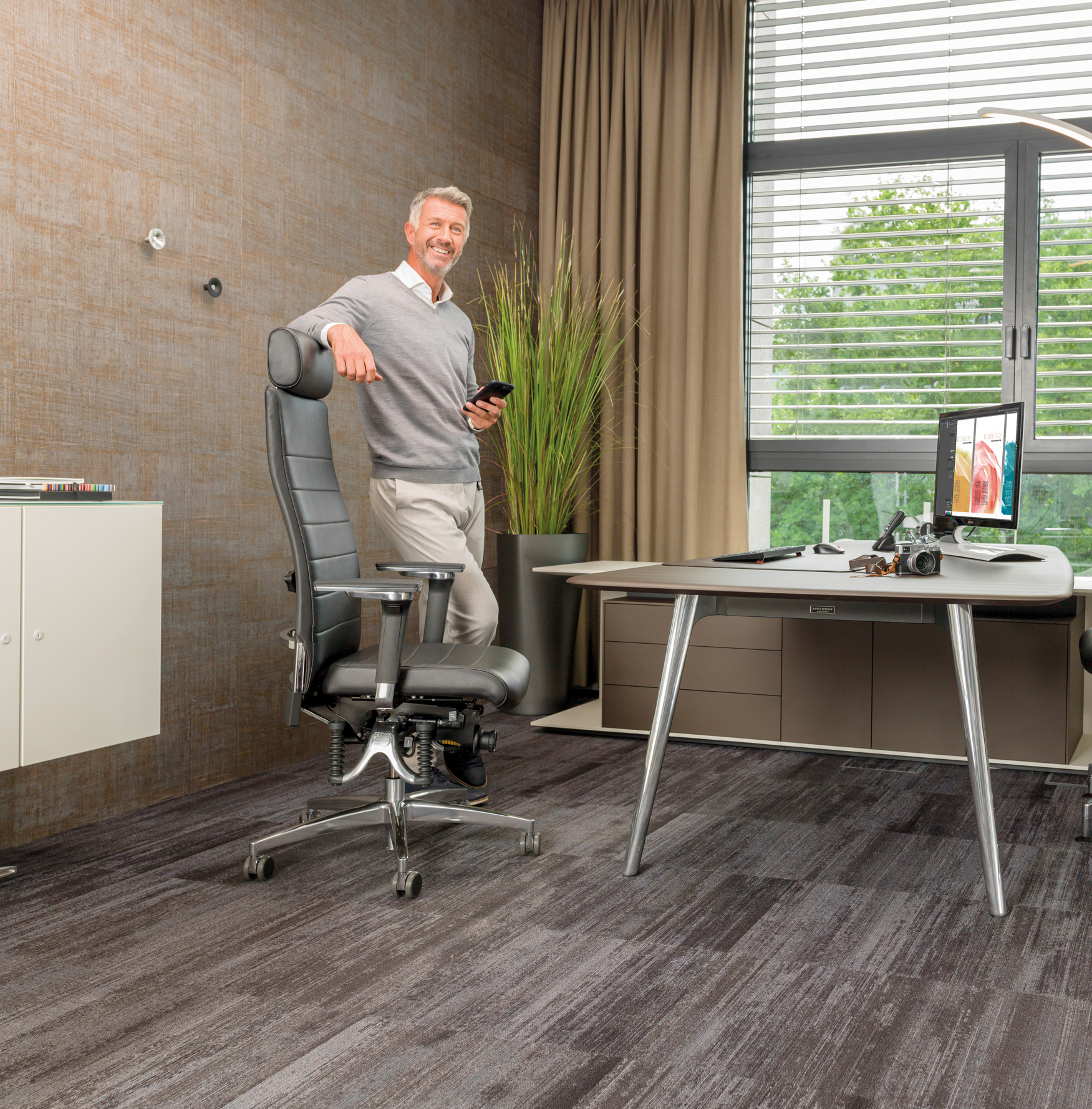 Muckenthaler`s ergonomischer Bürostuhl BIOSWING 660 iQ Leder schwarz