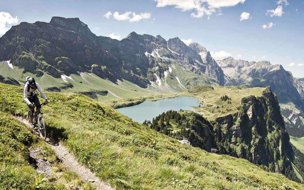 1.250-Euro-Gutschein für eine Schweiz- oder Österreich-Reise