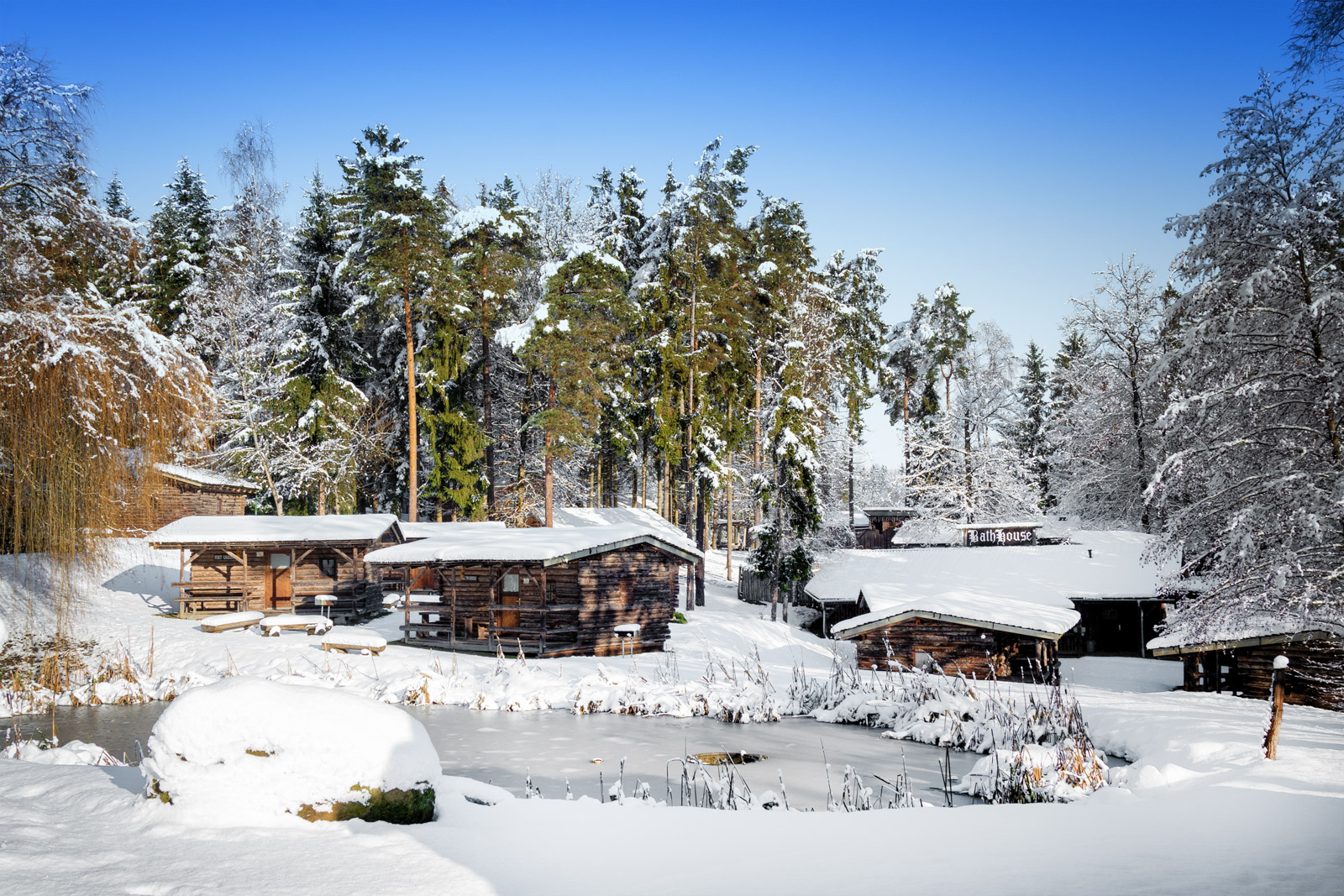 2 Übernachtungen für 2 Erwachsene und 2 Kinder in einer Lodge Blockhütte