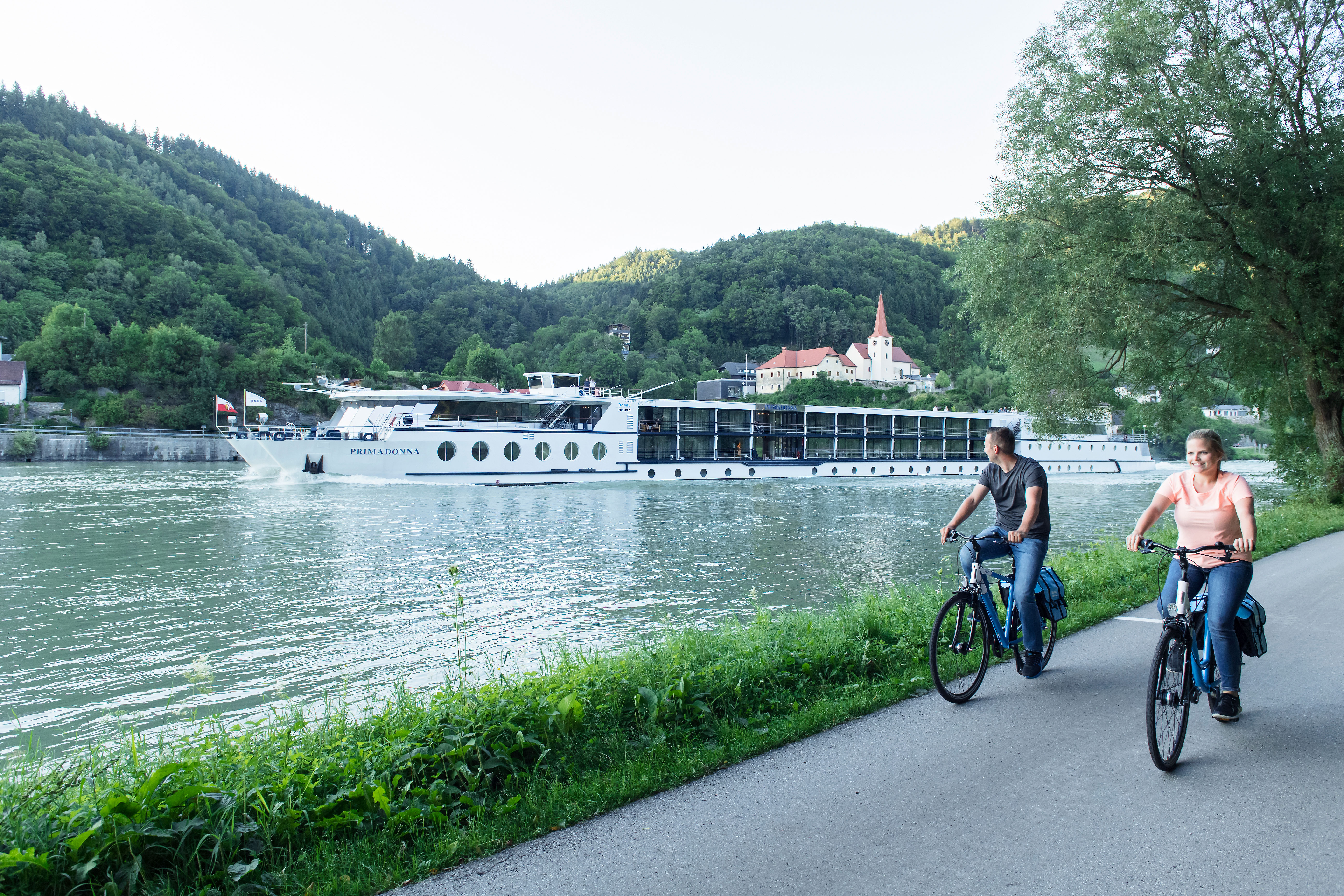 4****Sup. MS Primadonna Radkreuzfahrt von Passau bis Budapest für 2 Personen