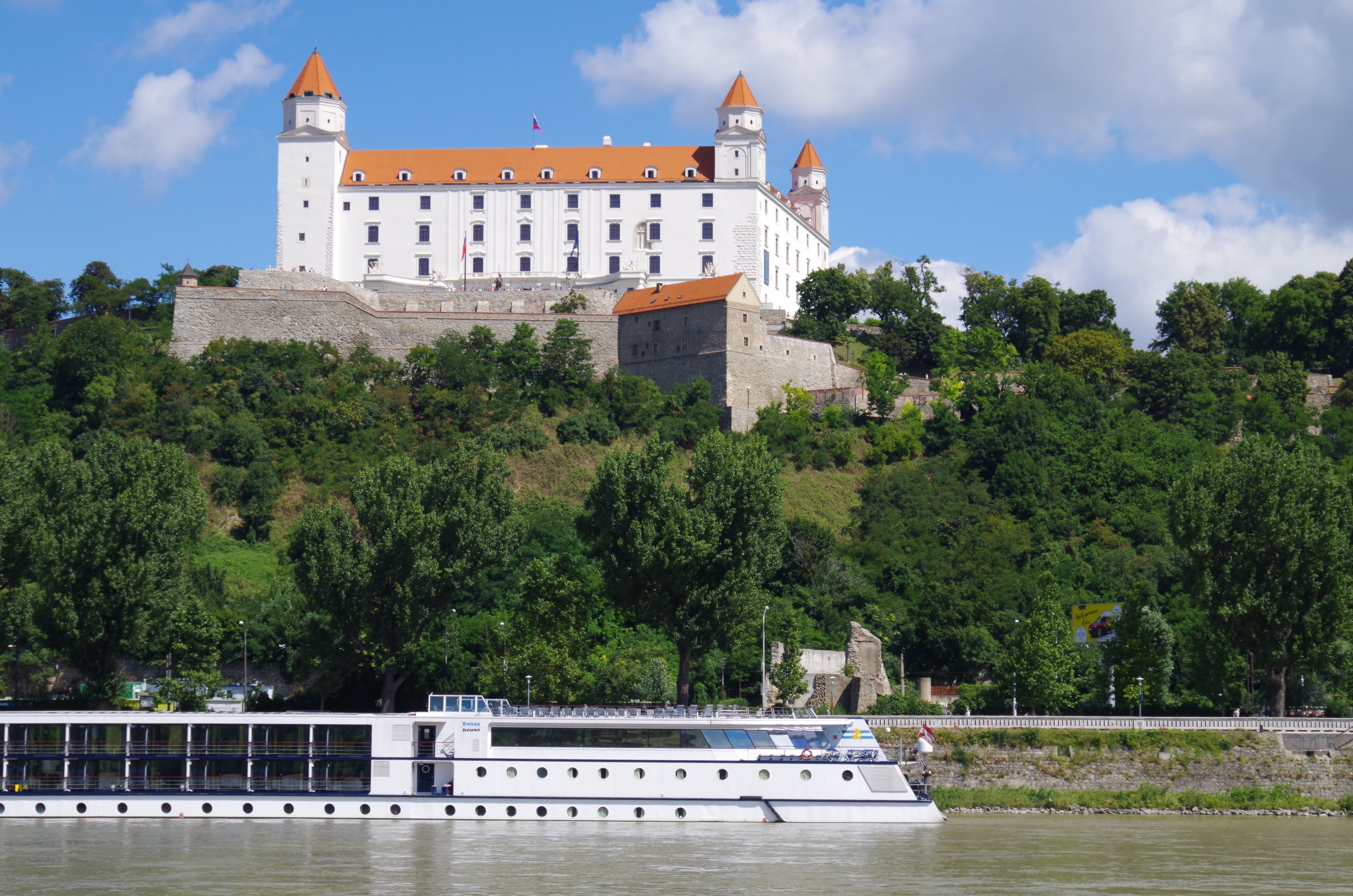 Donaukreuzfahrt mit gemütlichen Radausflügen für 2 Personen