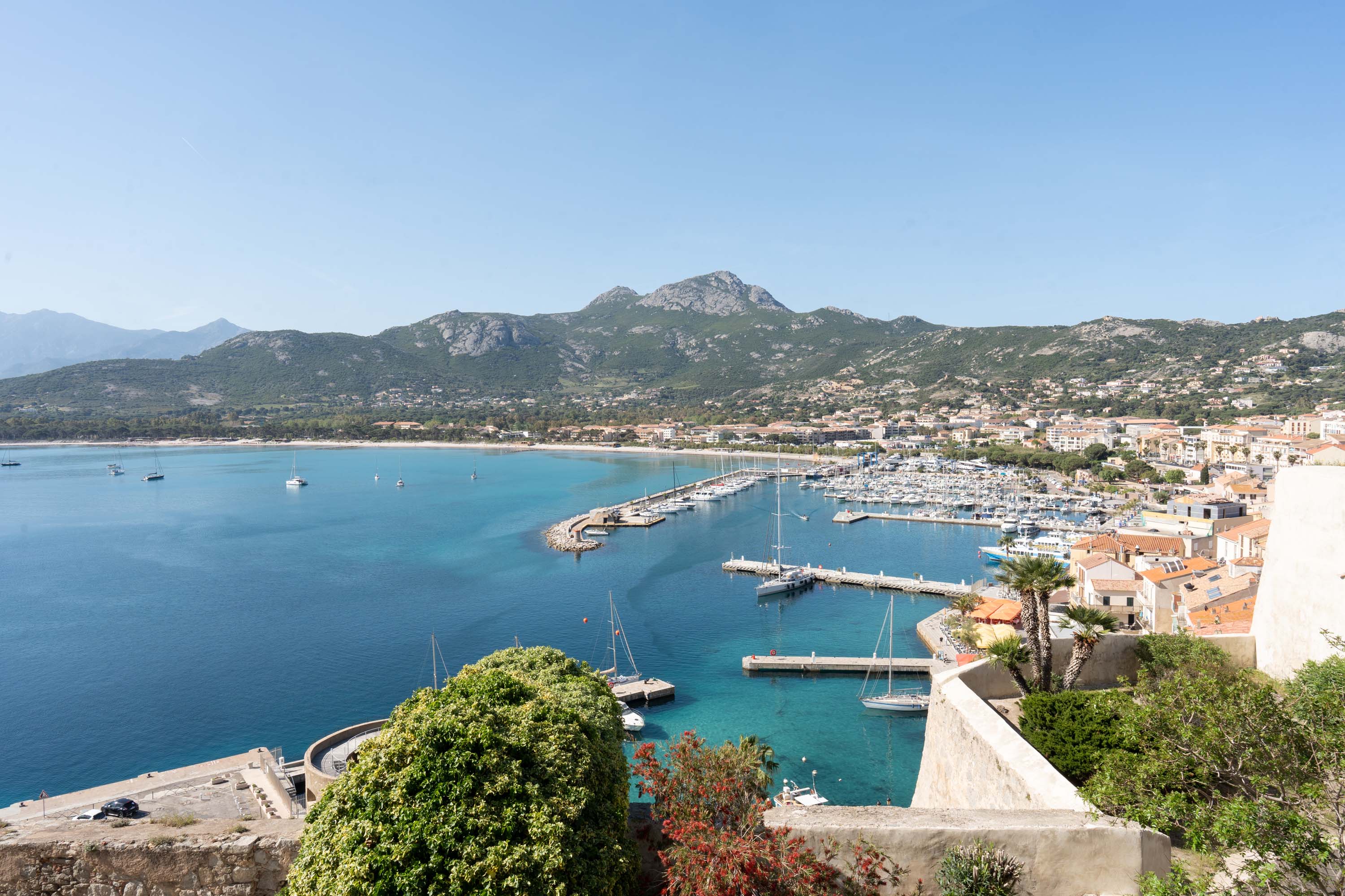 Nur-Flug Gutschein nach Nordkorsika (Calvi) für 2 Personen Hin & Retour für die Saison 2027