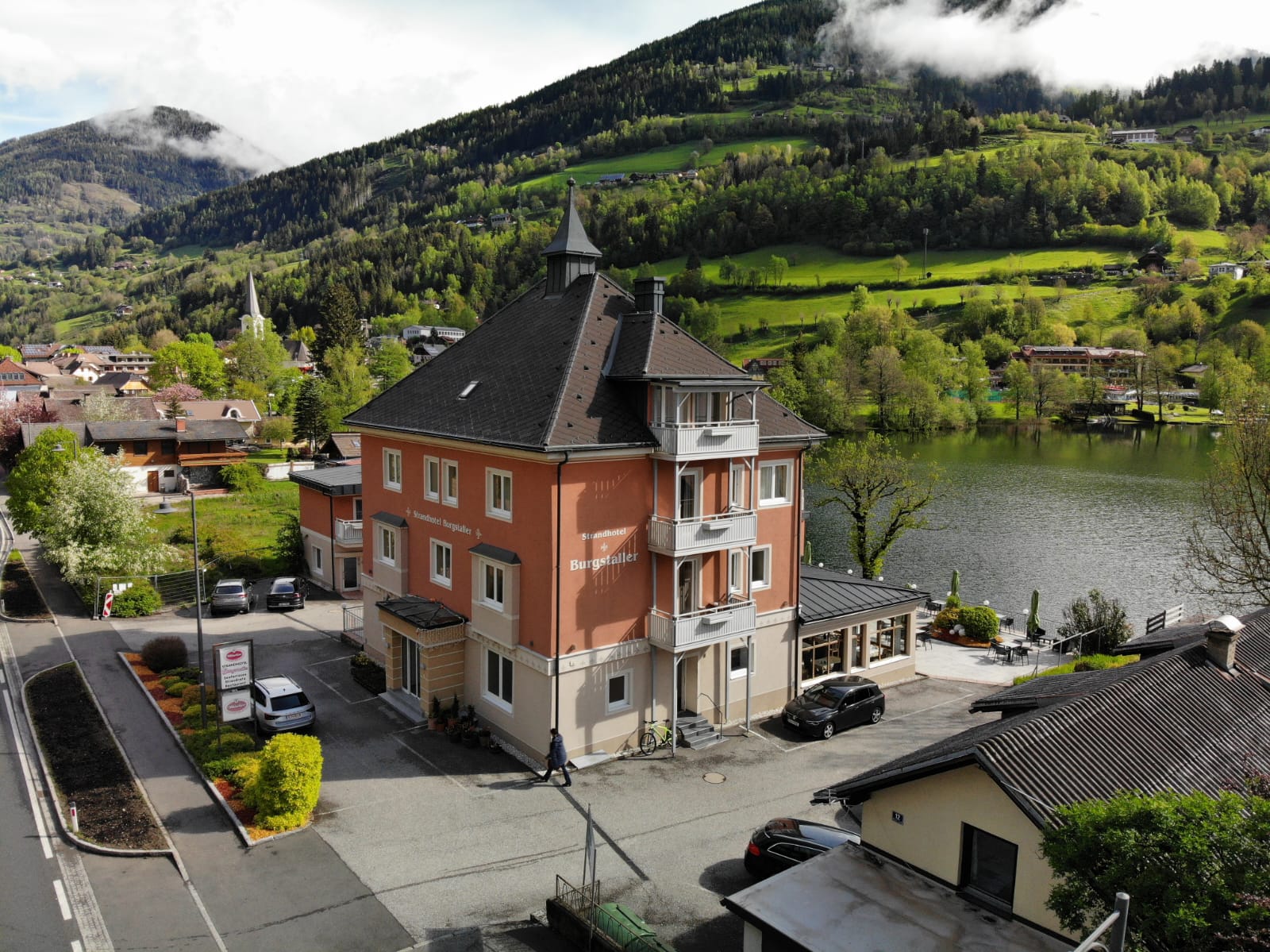 Strandhotel Burgstaller: Wandern & Biken zwischen Berg & See