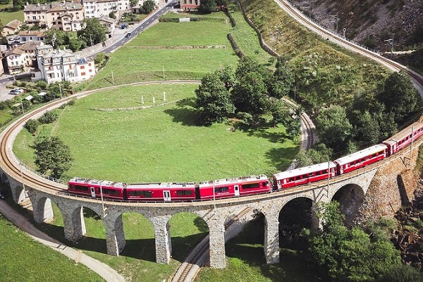 5-tägige Panoramabahnreise mit Glacier und Bernina Express