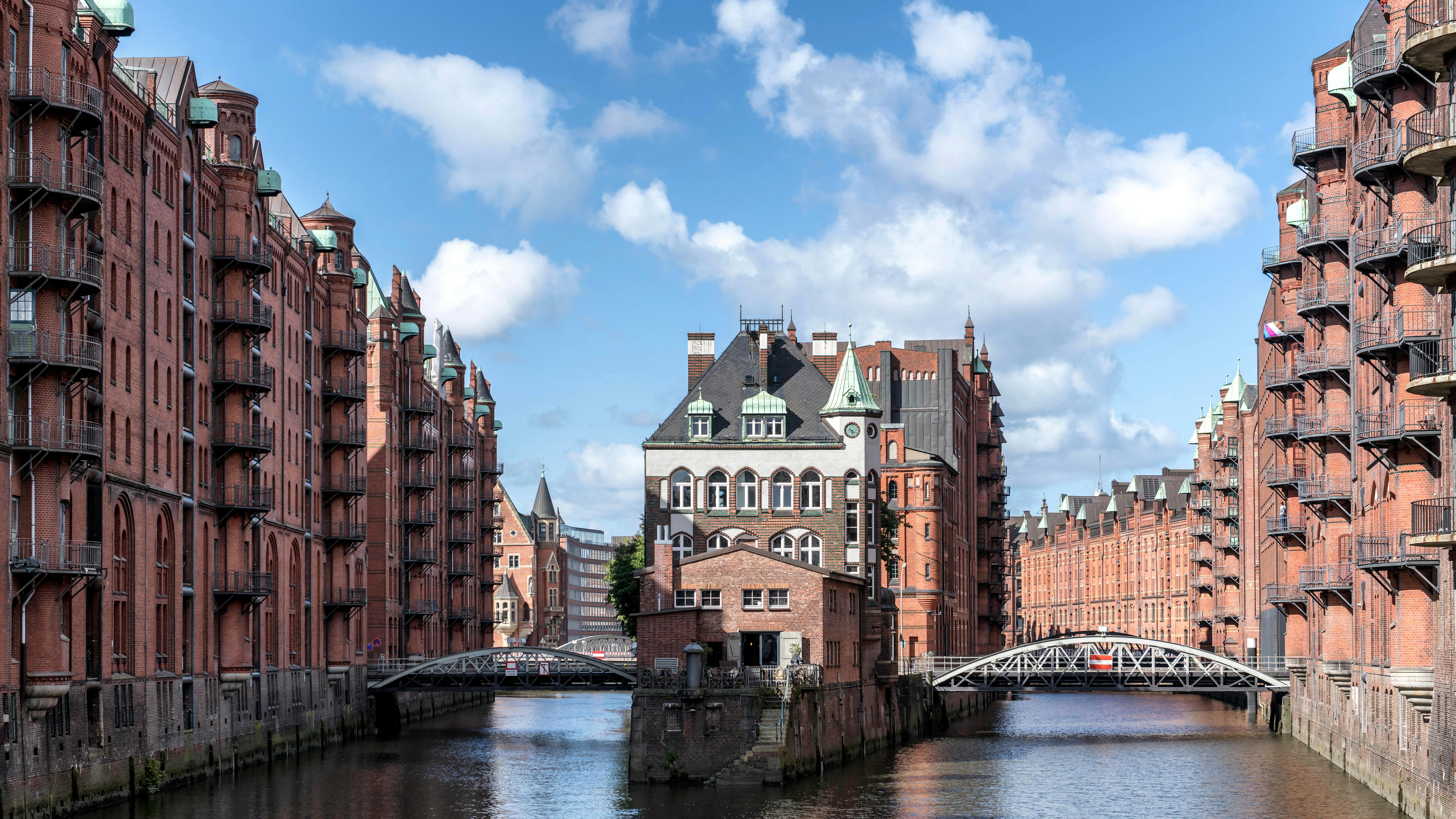 Hamburg mit Bahnfahrt und Konzertbesuch für zwei Personen