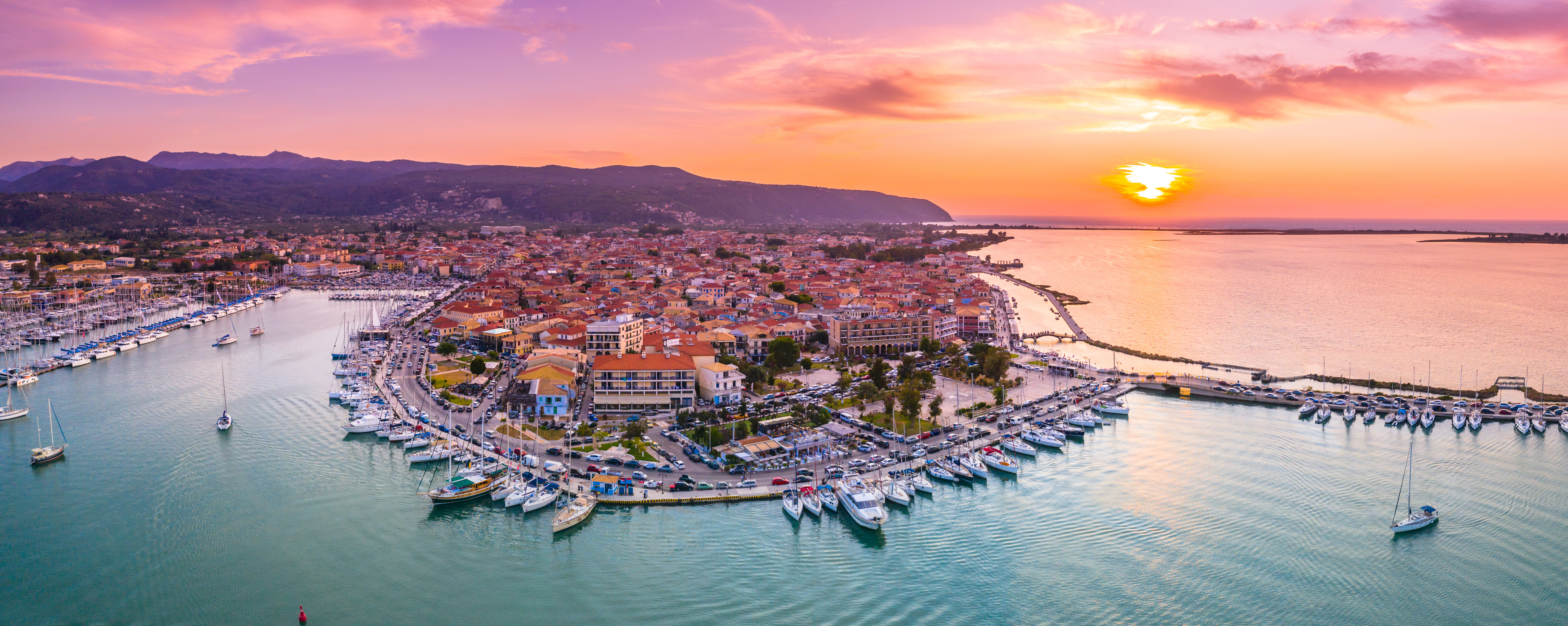 600 Euro Wertgutschein für Nur-Flug nach Griechenland (Lefkas & Epirus)
