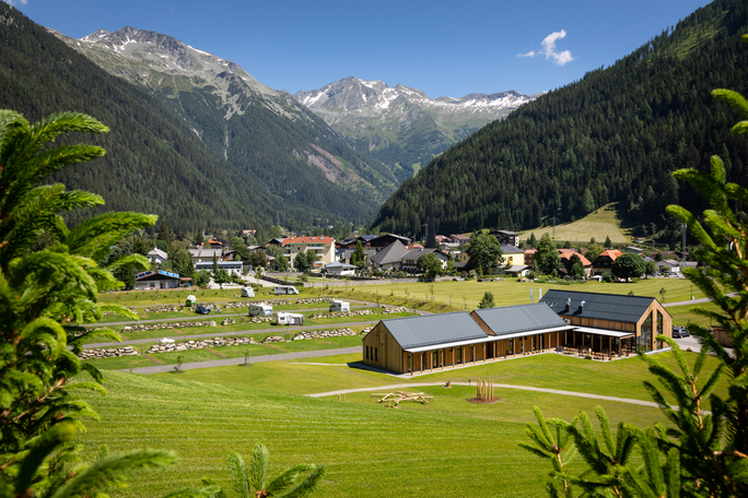 Gutschein im Wert von 1.300 Euro für Urlaub im Chaletdorf HOCHoben 