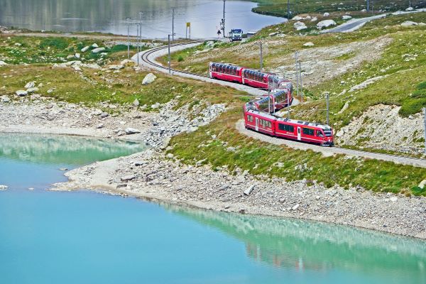 8-tägiger Schweizurlaub inklusive vier fantastischen Panoramabahnreisen