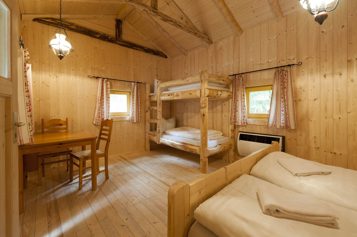 2 Übernachtungen für 2 Erwachsene und 2 Kinder in einer Lodge Blockhütte