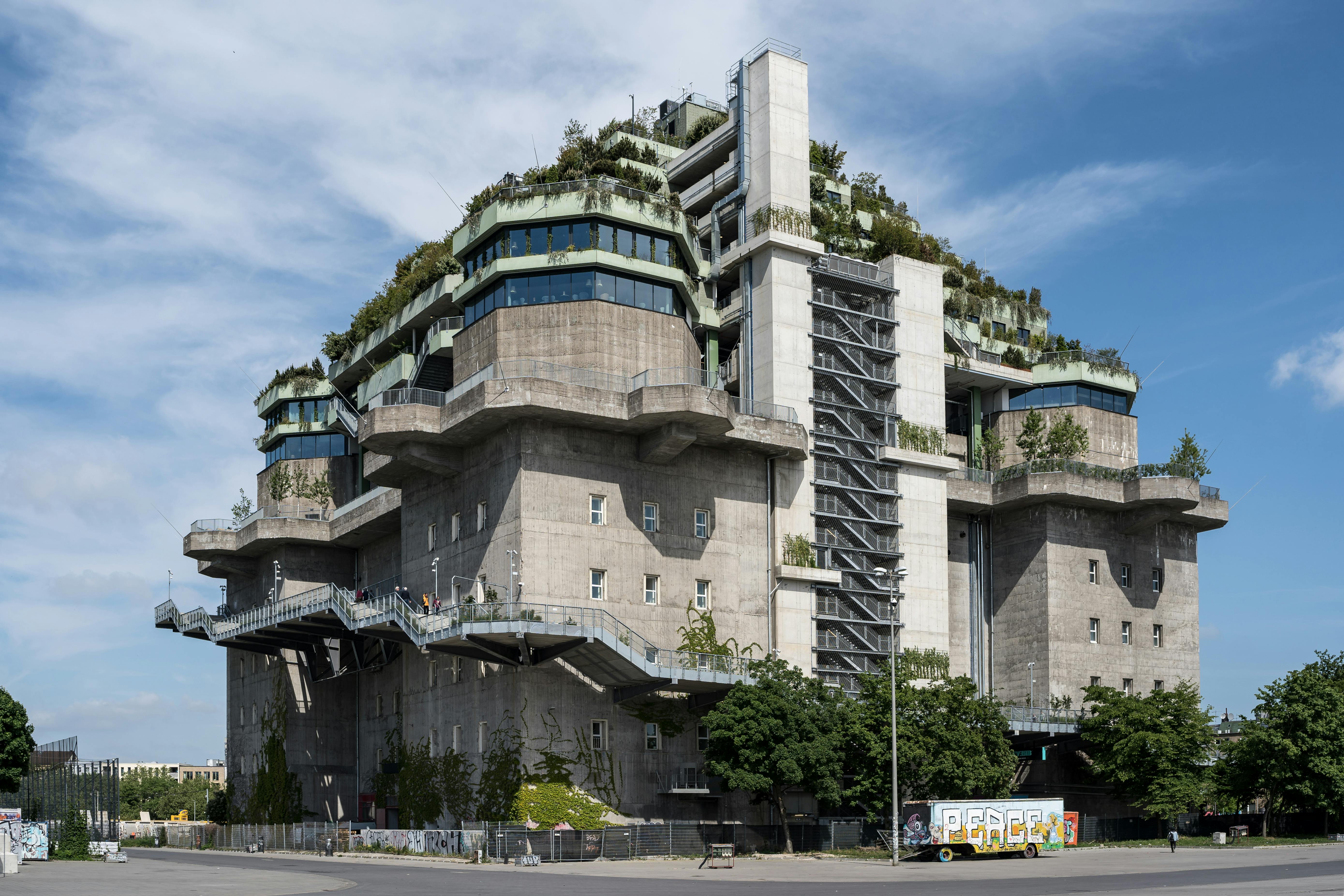 Hamburg mit Bahnfahrt und Konzertbesuch für zwei Personen